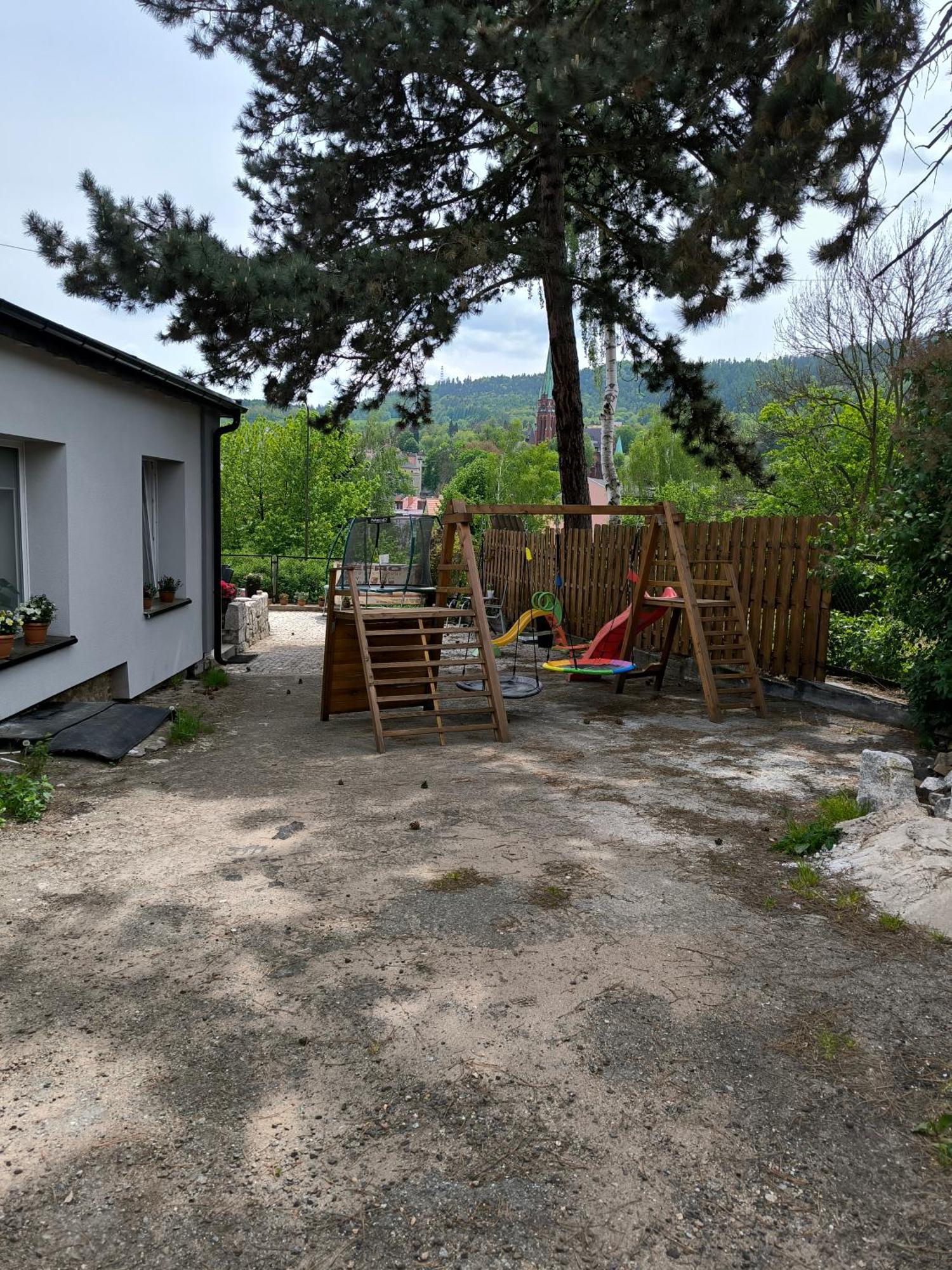 Dawna Mleczarnia Apartamenty Sosnowy Нова-Руда Экстерьер фото