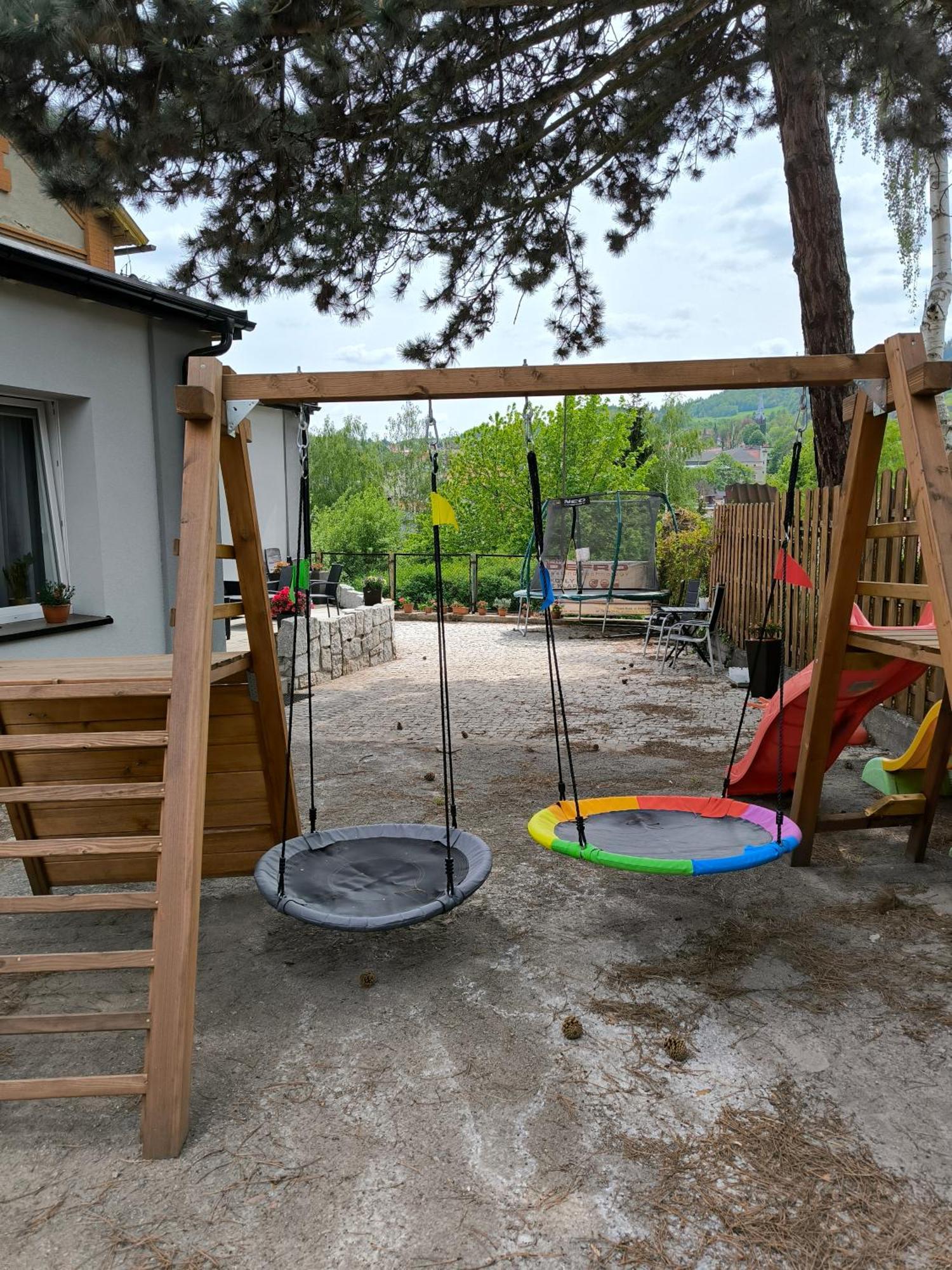 Dawna Mleczarnia Apartamenty Sosnowy Нова-Руда Экстерьер фото